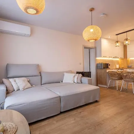 Marina Apartment-2bdr At South Bay Complex アパート ヴァルナ