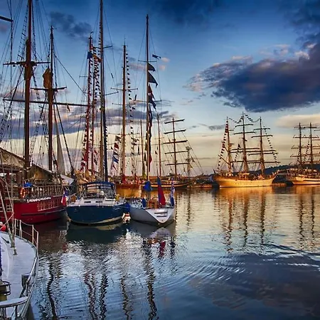 Marina Apartment-2bdr At South Bay Complex 公寓