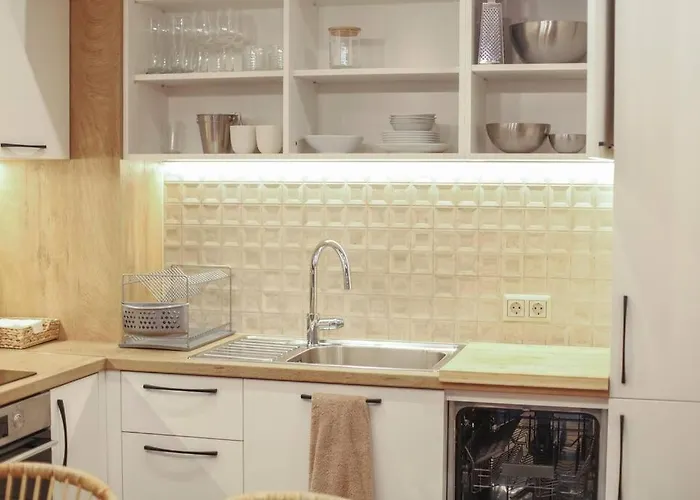 Marina Apartment-2bdr At South Bay Complex