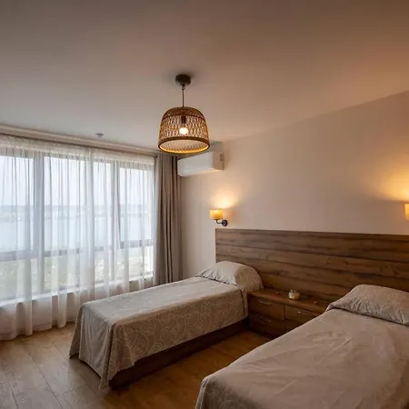 Marina Apartment-2bdr At South Bay Complex וארנה